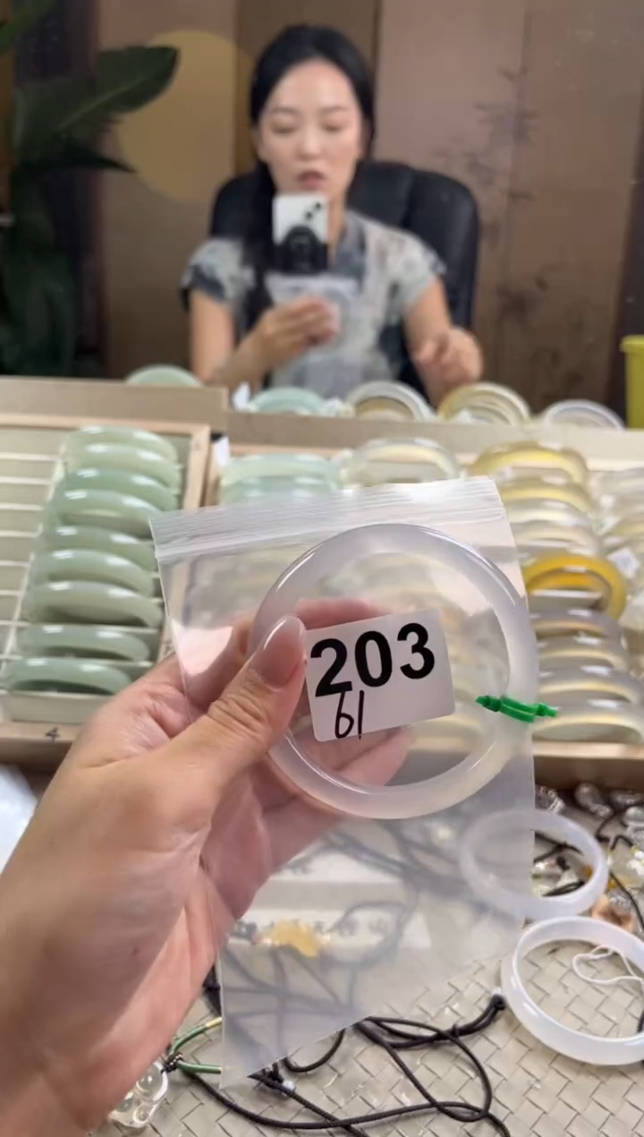 手镯玛瑙/玉髓未镶嵌203