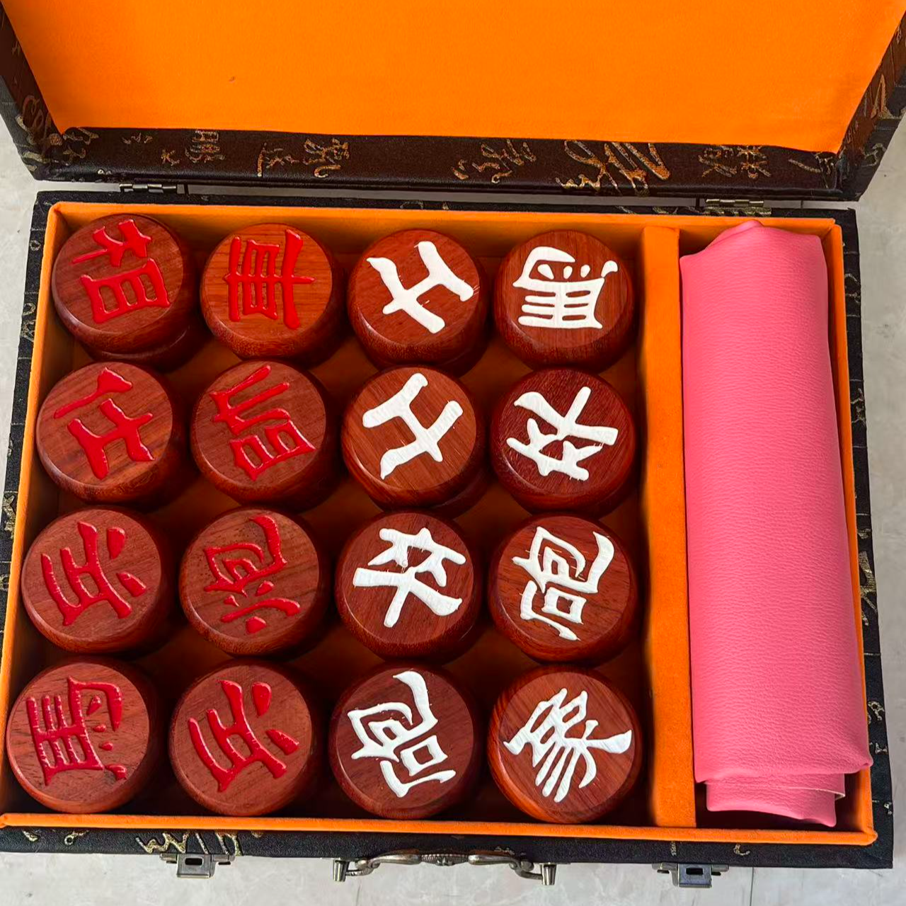 6分红花梨红白隶礼盒装中国象棋