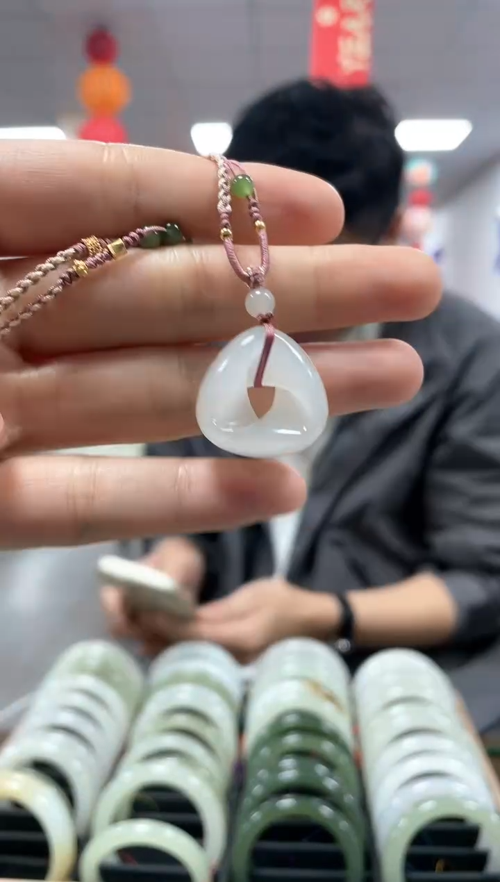 【闪购商品】和田玉颈饰未镶嵌白猫挂件一件