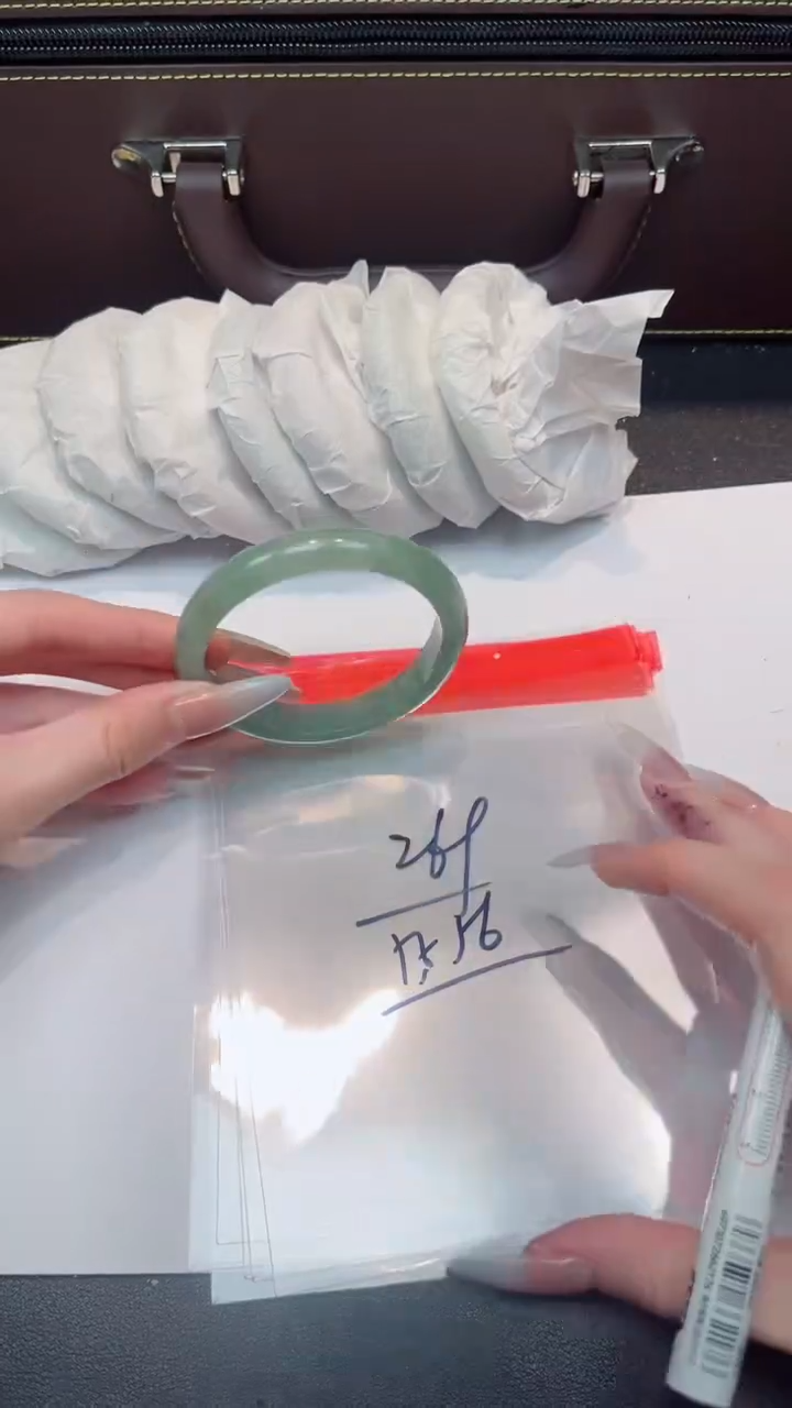 未镶嵌手镯翡翠翡翠手镯断码清默认有瑕NO退换介意勿拍269