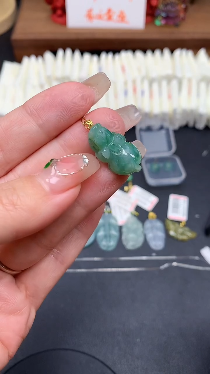 【闪购商品】翡翠吊坠(不含链)18K金镶嵌MS152934