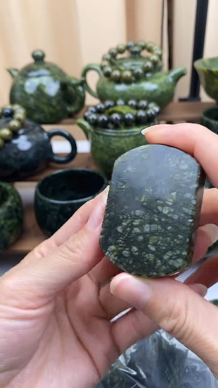 【闪购商品】蛇纹石玉牌子未镶嵌牌子