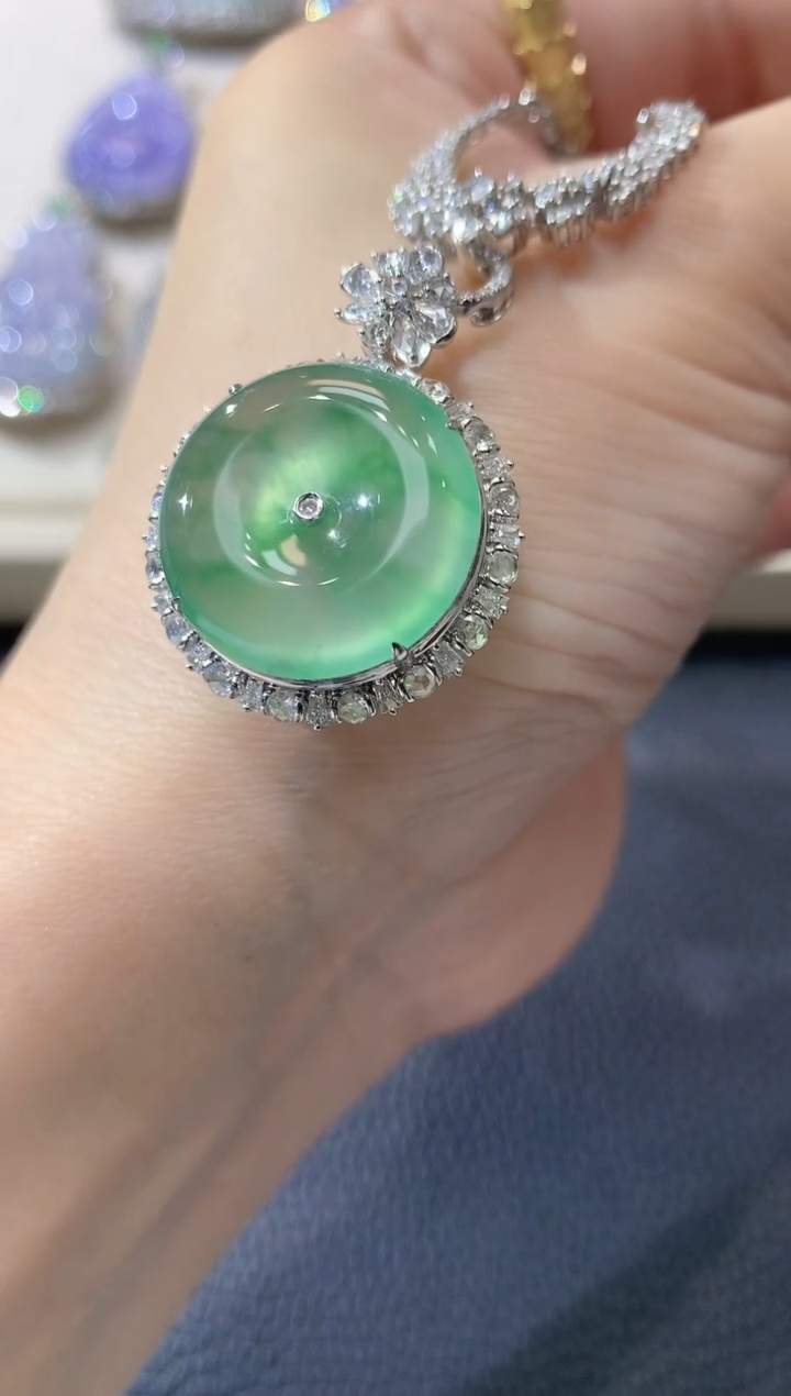 【闪购商品】翡翠吊坠(不含链)18K金镶嵌C4