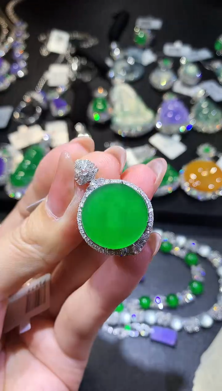 【闪购商品】翡翠吊坠(不含链)18K金镶嵌111-圆牌