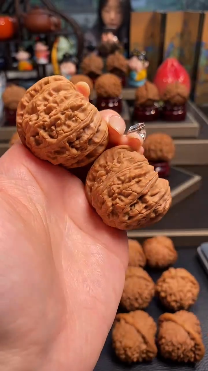 【闪购商品】文玩核桃把件D783白狮子43