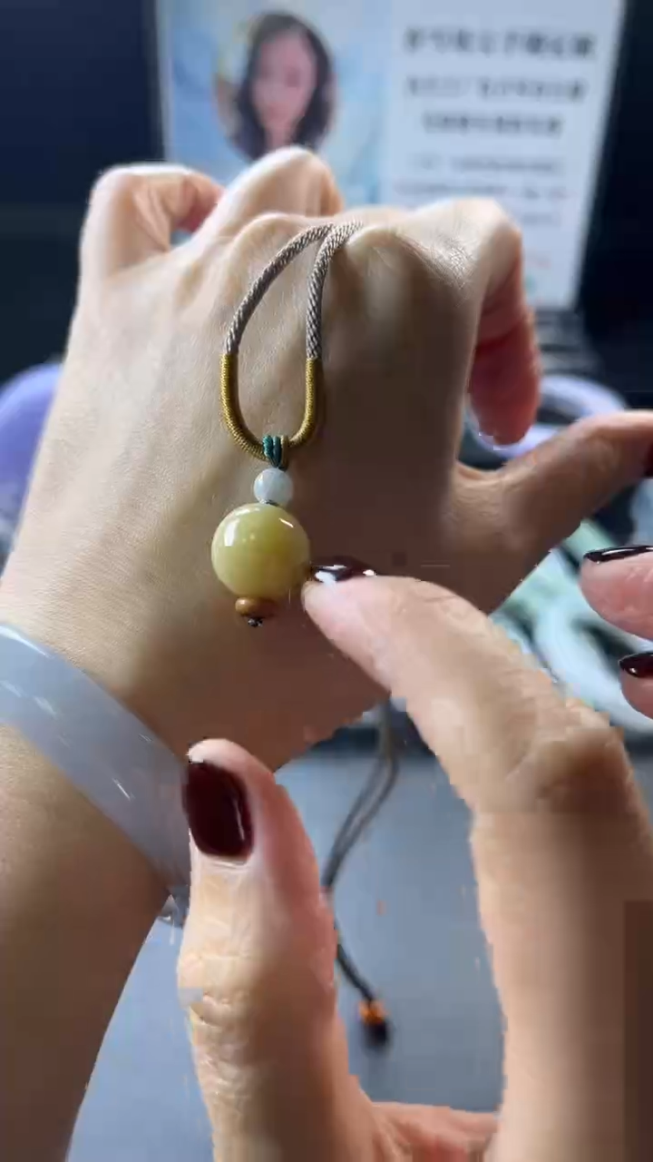 【闪购商品】翡翠吊坠(赠链)未镶嵌翡翠黄翡单珠吊坠单样发一件