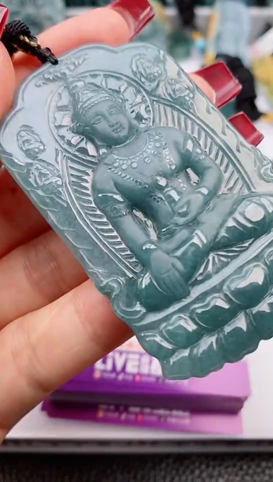 【闪购商品】翡翠颈饰未镶嵌        