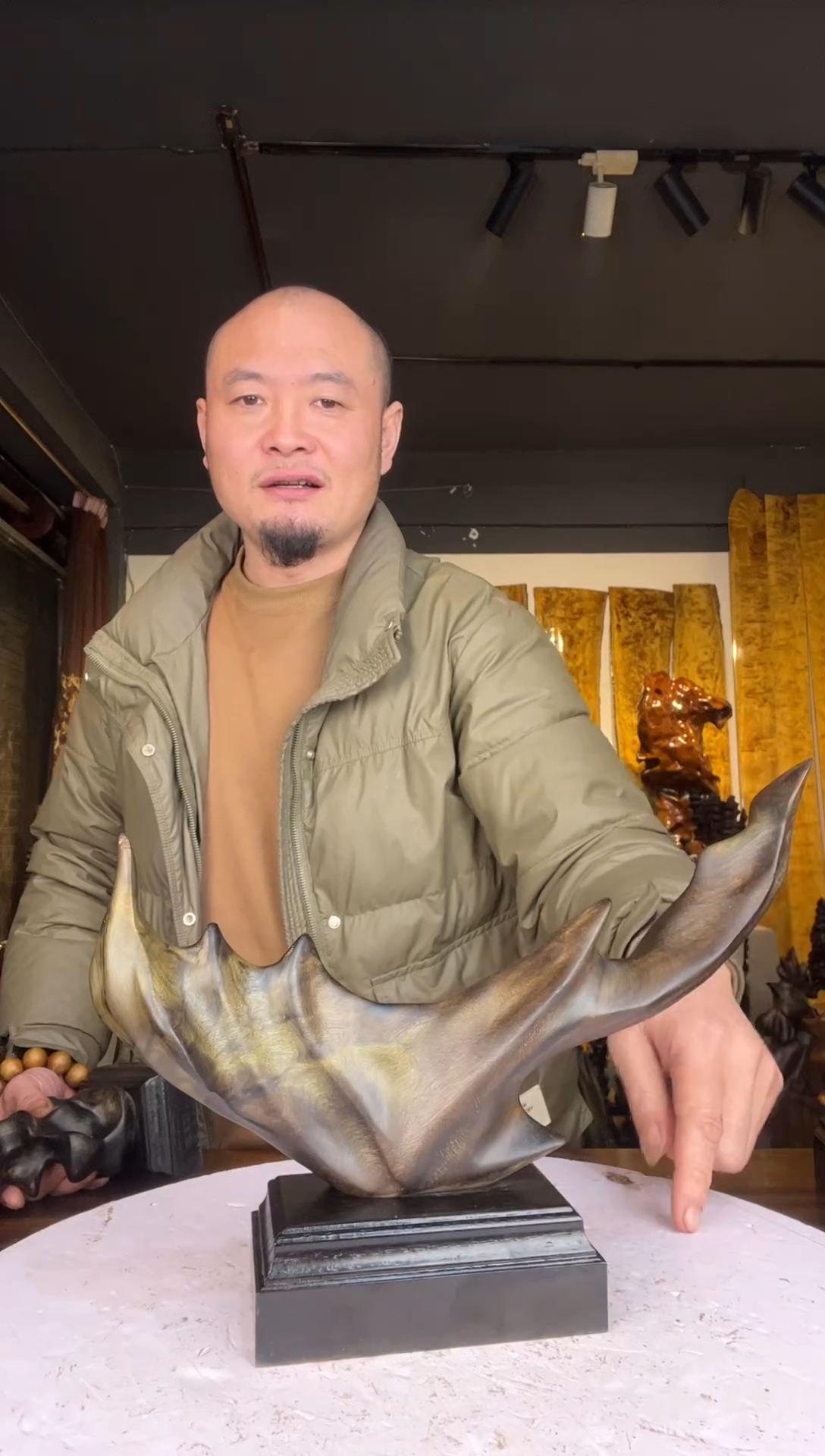 金丝楠等**明748金丝楠自然随型摆件