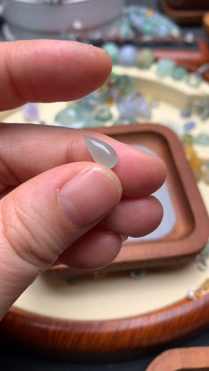 【闪购商品】翡翠裸石翡翠裸石水滴