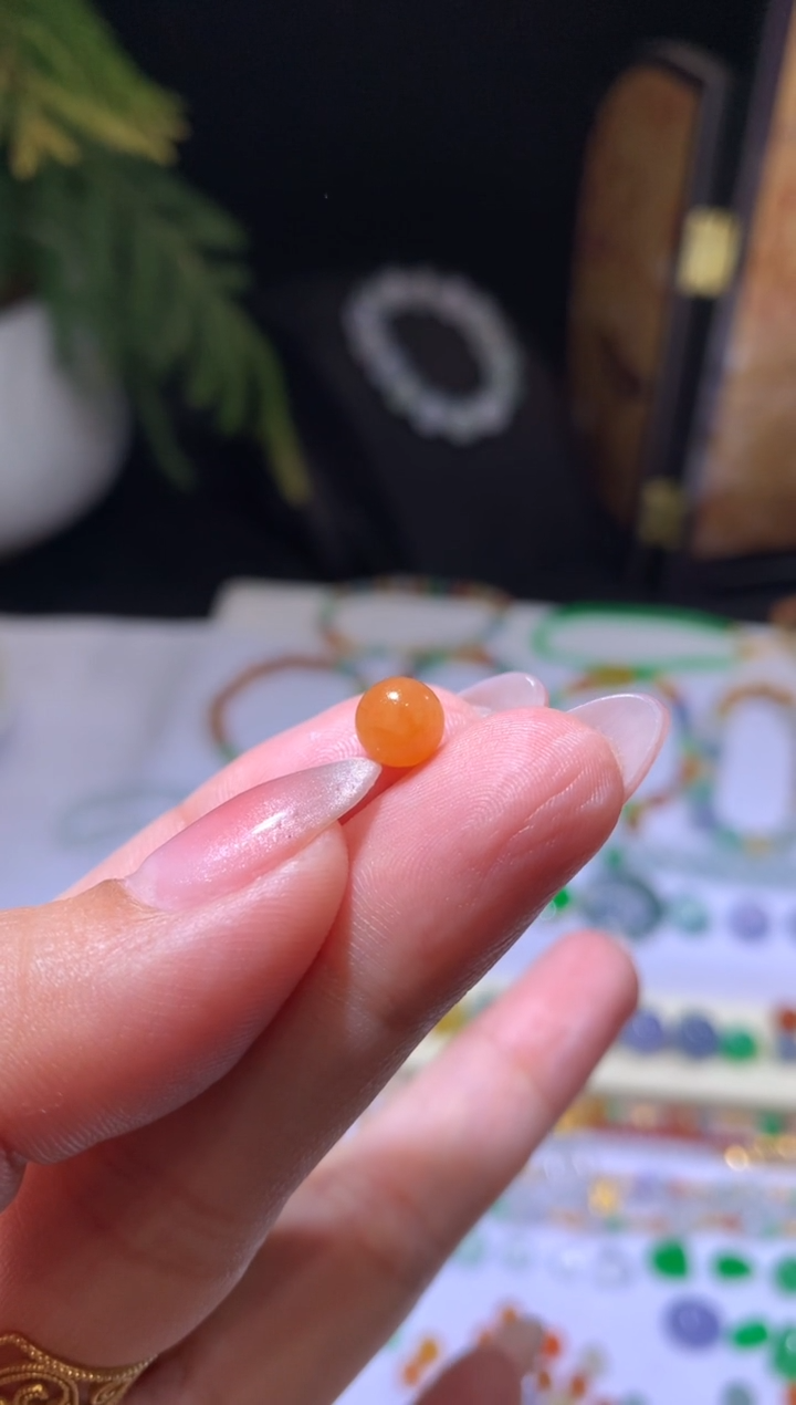 【闪购商品】定制翡翠未镶嵌6.6*珠子