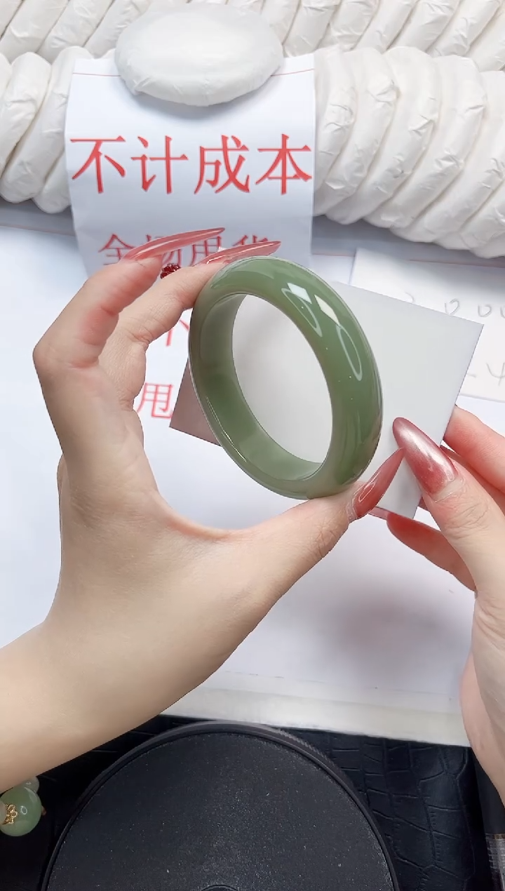 石英质玉手镯未镶嵌129-56