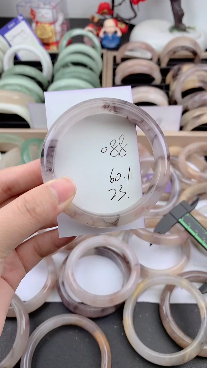 未镶嵌手镯石英质玉088