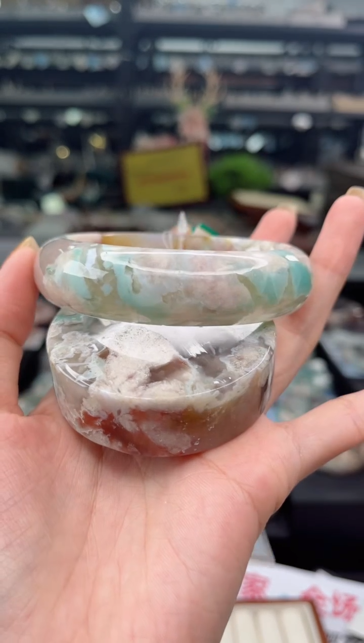 【闪购商品】石英质玉手镯未镶嵌62圈口（赠品镯心）3S9286