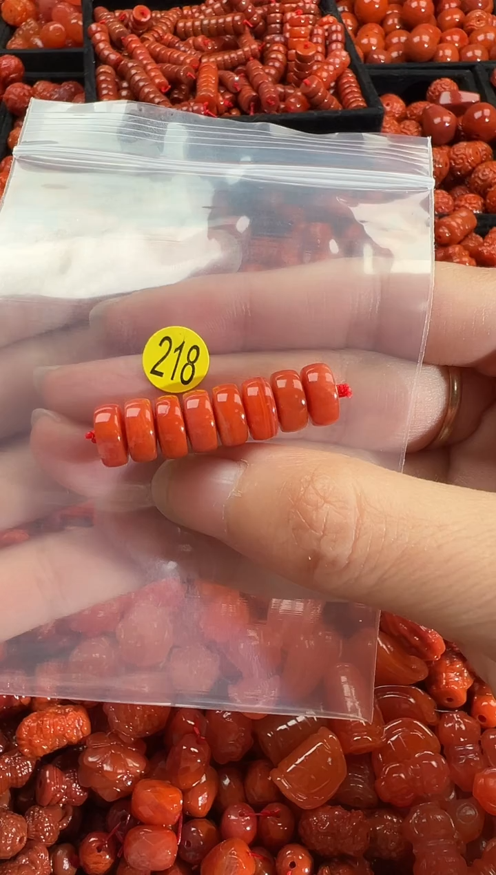 颈饰未镶嵌南红玛瑙1