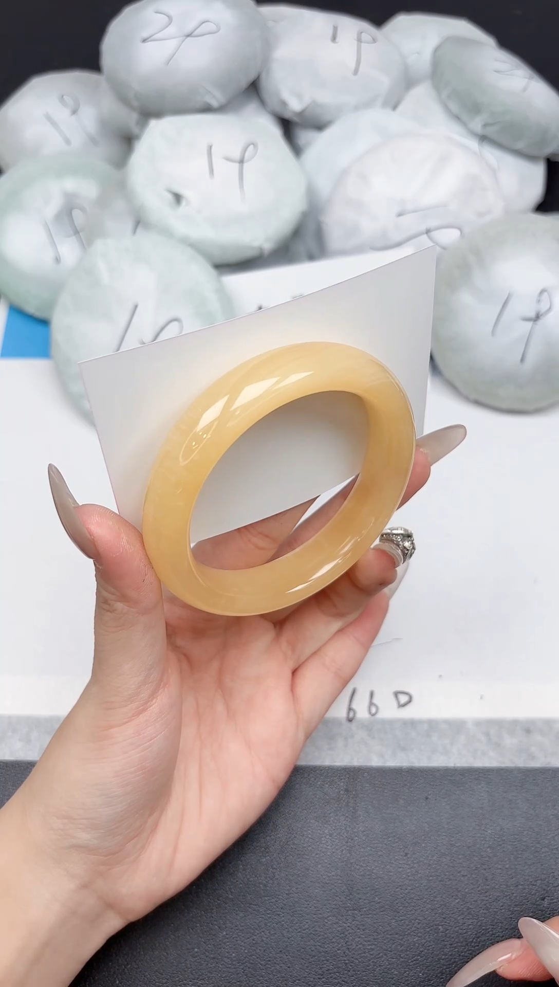 未镶嵌手镯石英质玉328-59.3