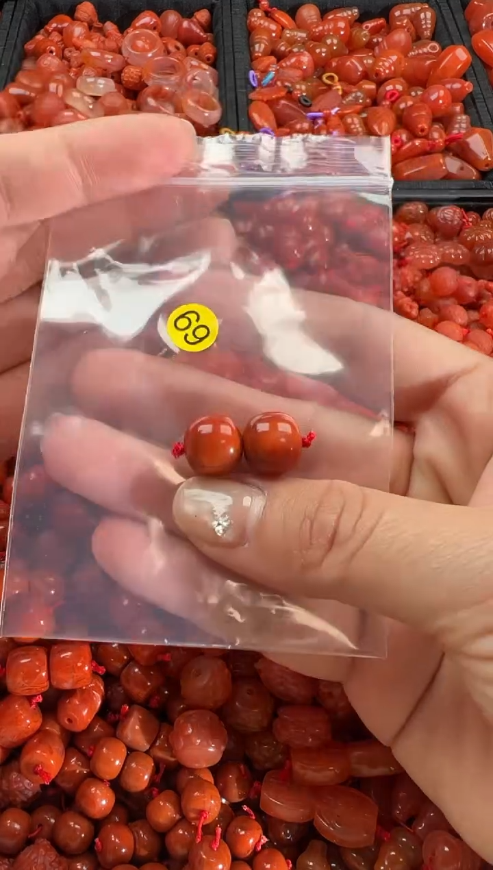 【闪购商品】南红玛瑙颈饰未镶嵌1