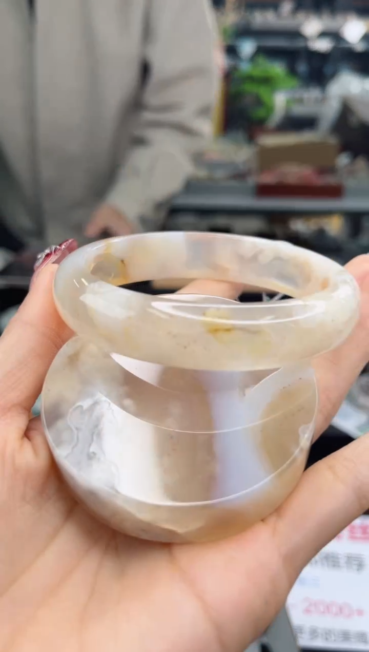 【闪购商品】石英质玉手镯未镶嵌65圈口（赠品镯心）1931099