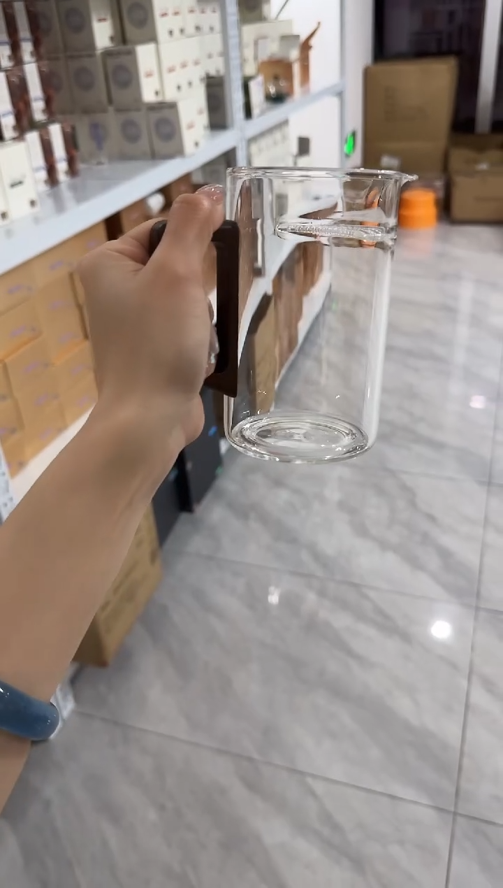 【闪购商品】@@木把玻璃月牙煮茶杯