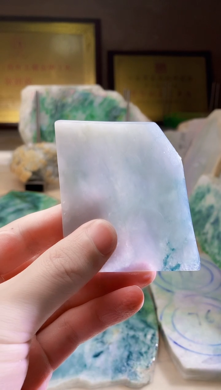 翡翠挂件未镶嵌A货张麦4450