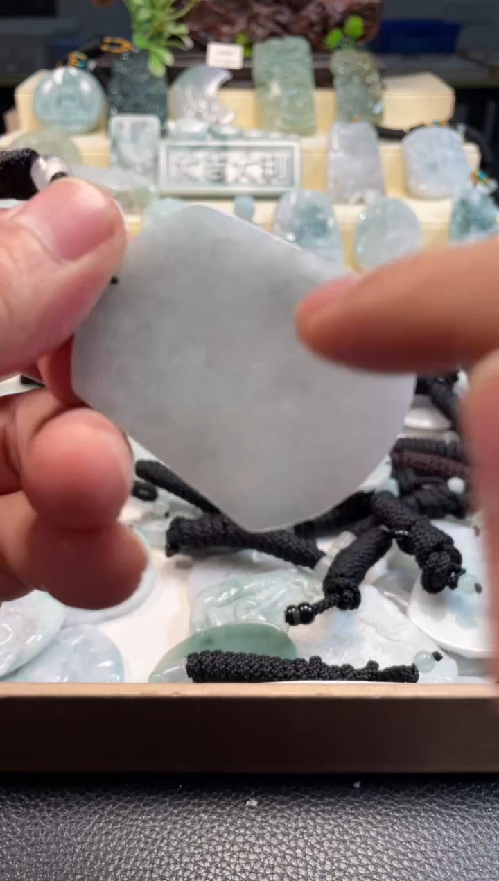 颈饰未镶嵌翡翠11/29/101