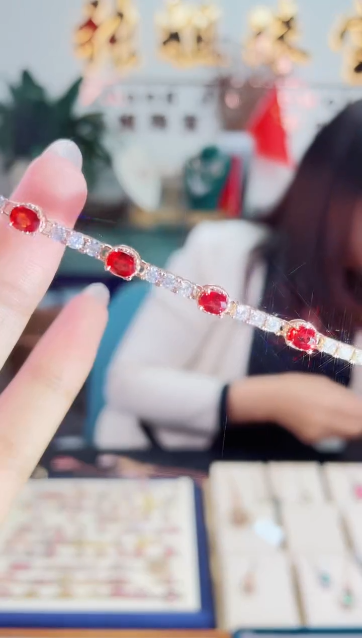 【闪购商品】彩色蓝宝石手链银S925镶嵌商品