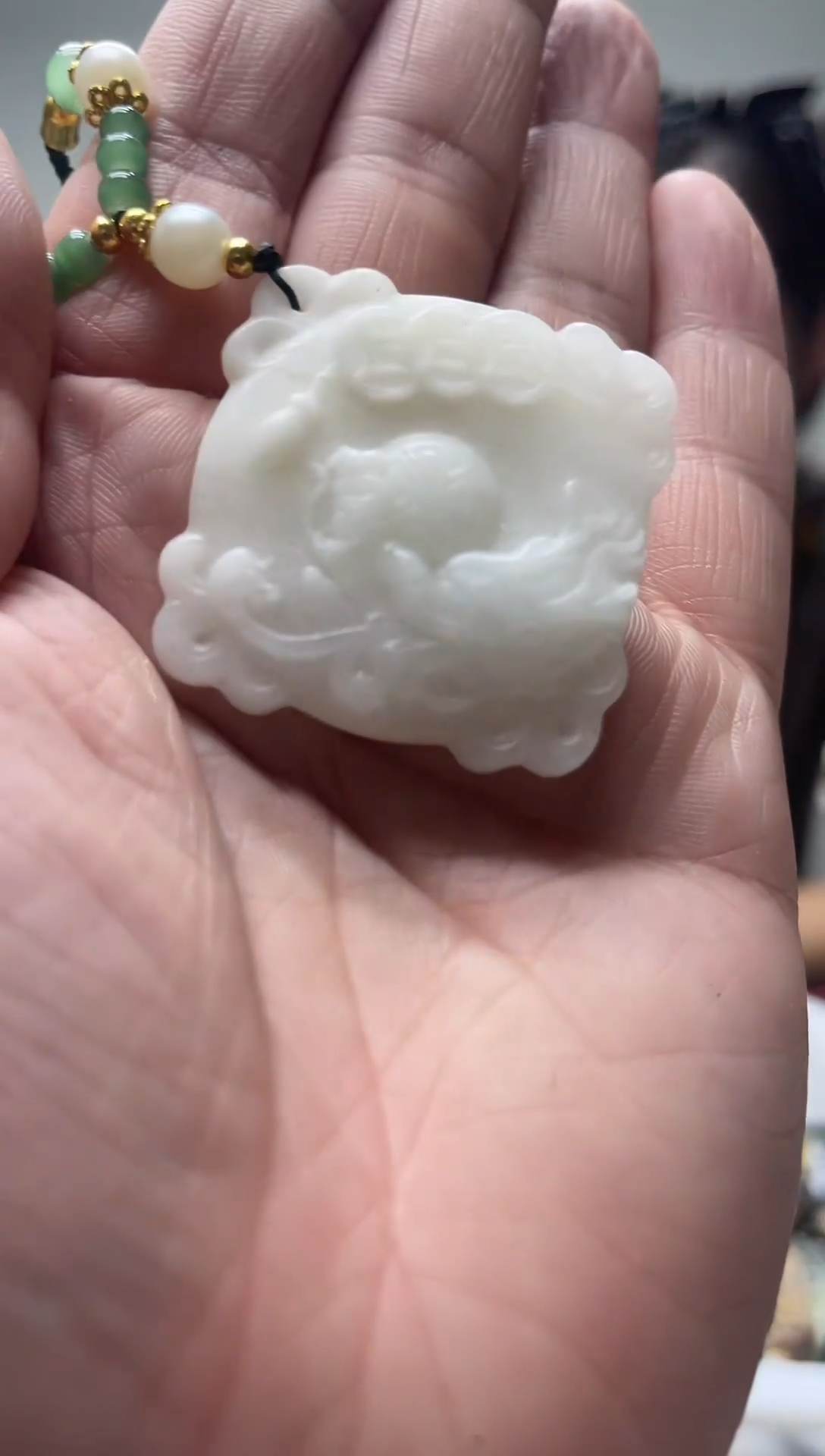 未镶嵌岫玉颈饰`