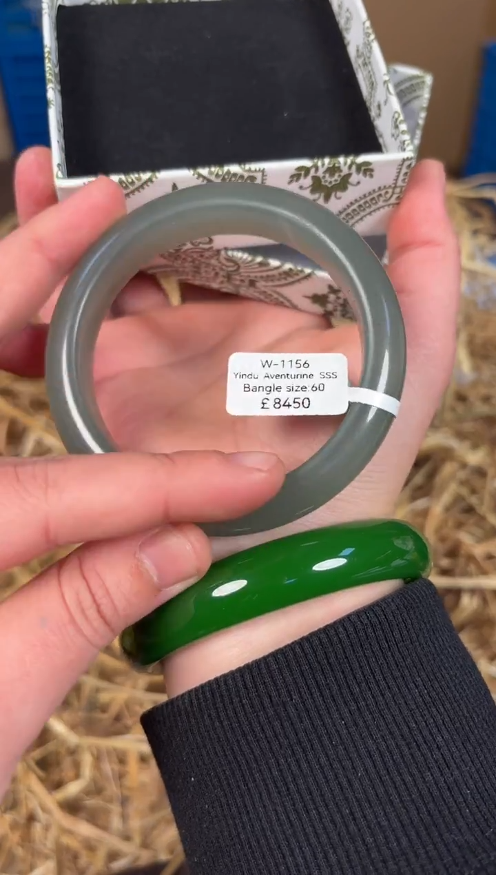 未镶嵌手镯石英质玉W1156