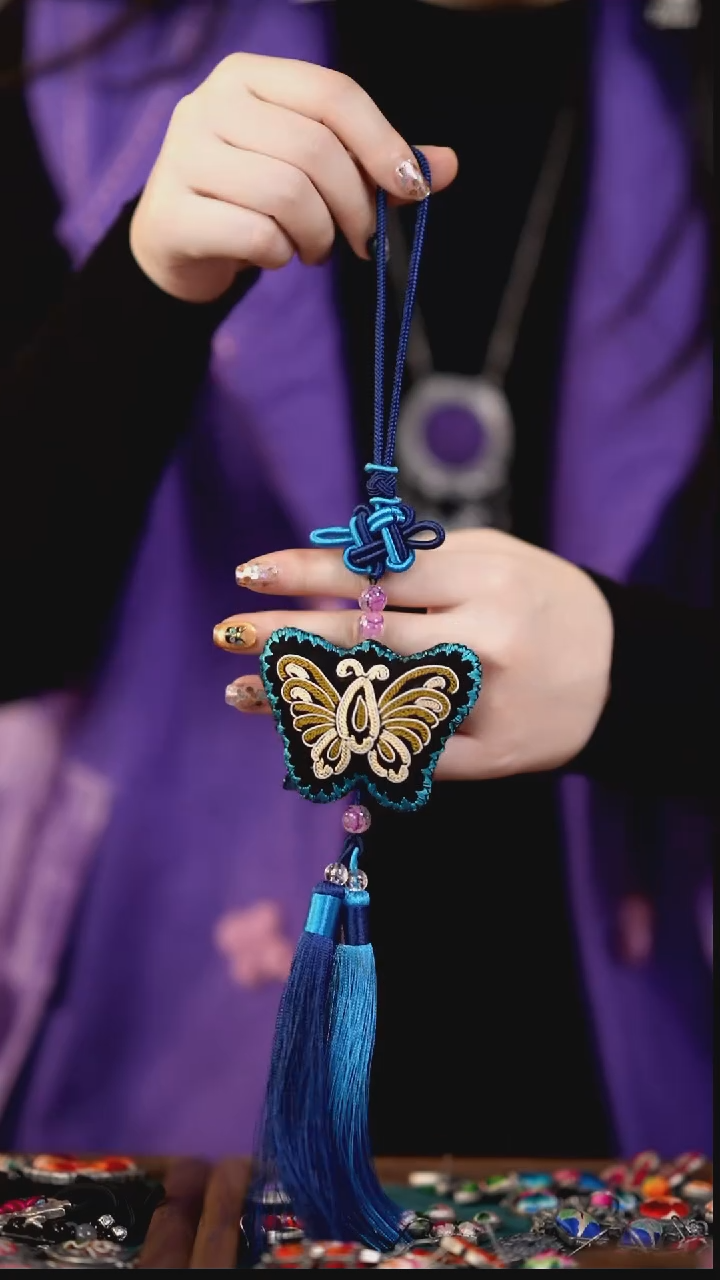 织绣私人定制苗族手工包挂614