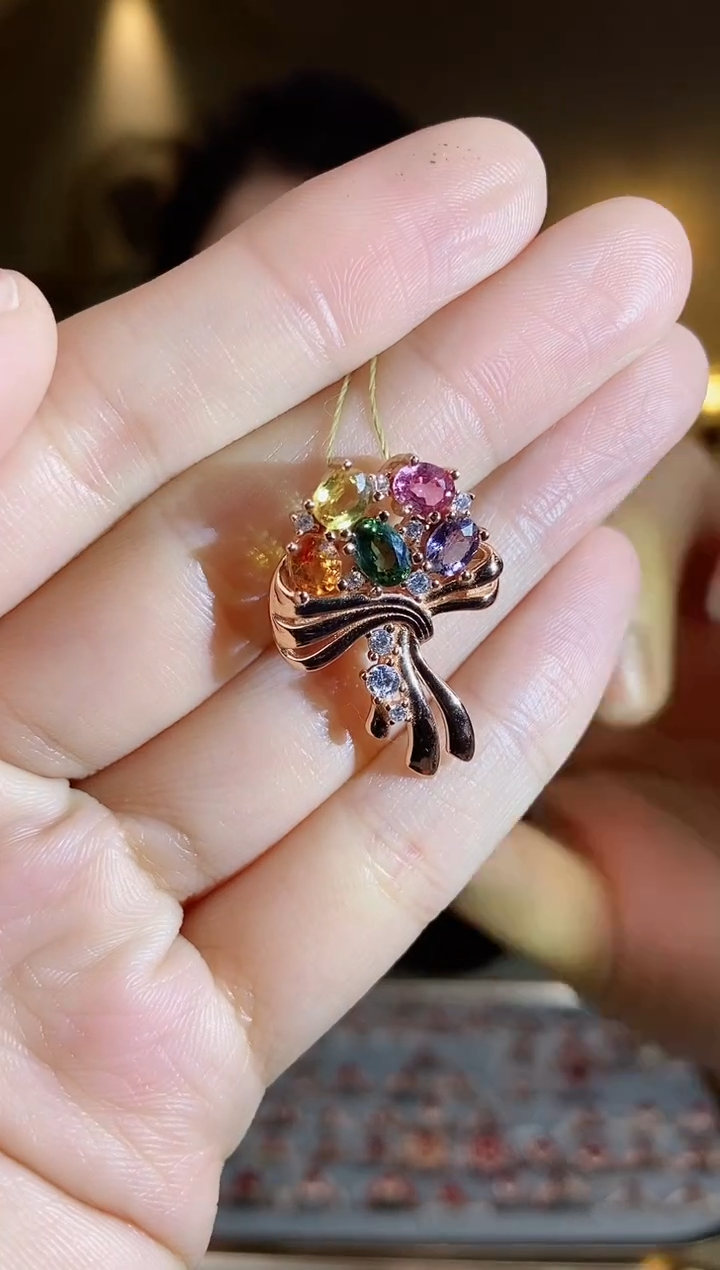 颈饰彩色蓝宝石银S925镶嵌颈饰