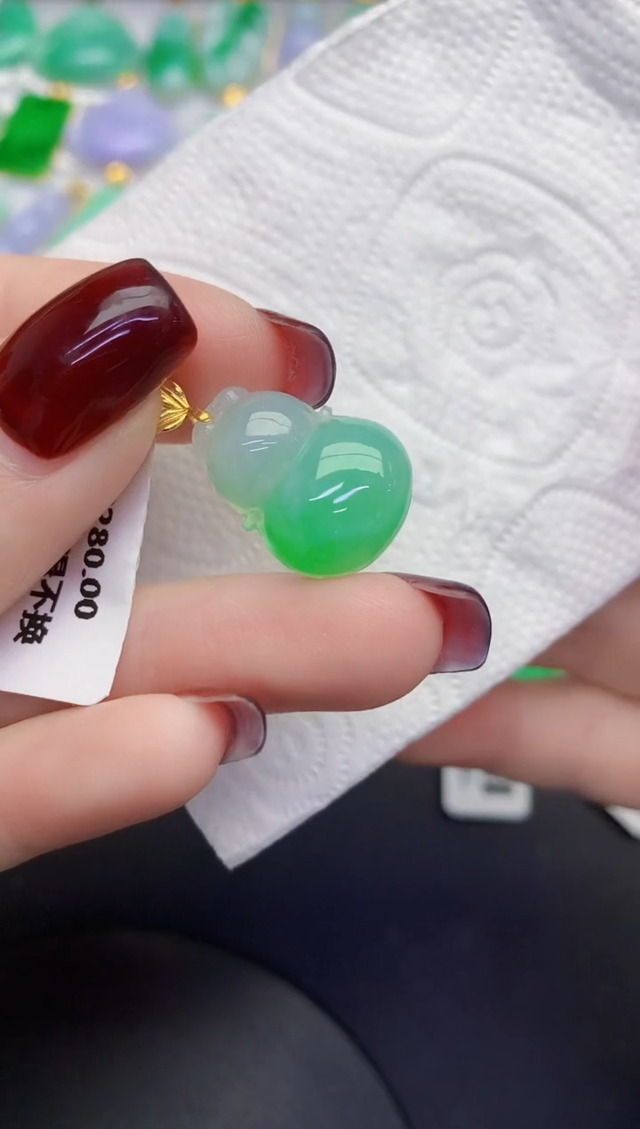 颈饰18K金镶嵌翡翠缅甸天然翡翠A货