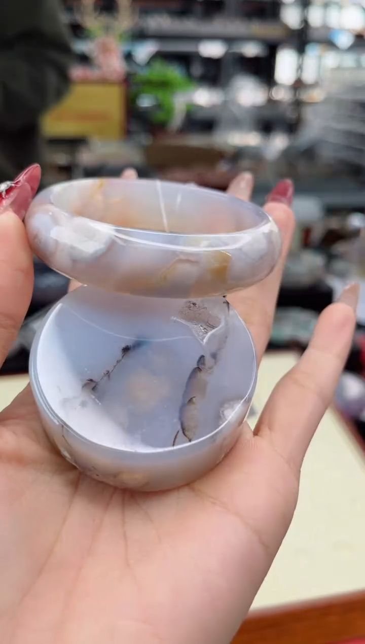 【闪购商品】石英质玉手镯未镶嵌56圈口（赠品镯心）3538603