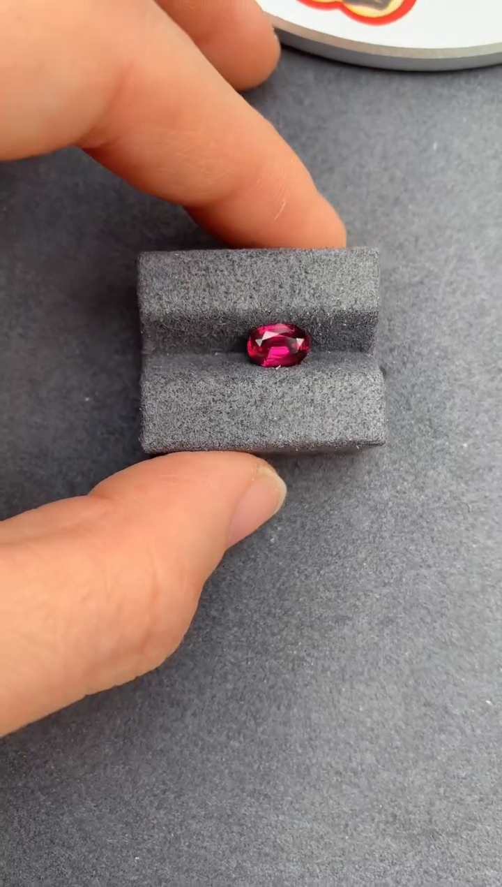 【闪购商品】石榴石裸石未镶嵌1.2ct镁铝榴石