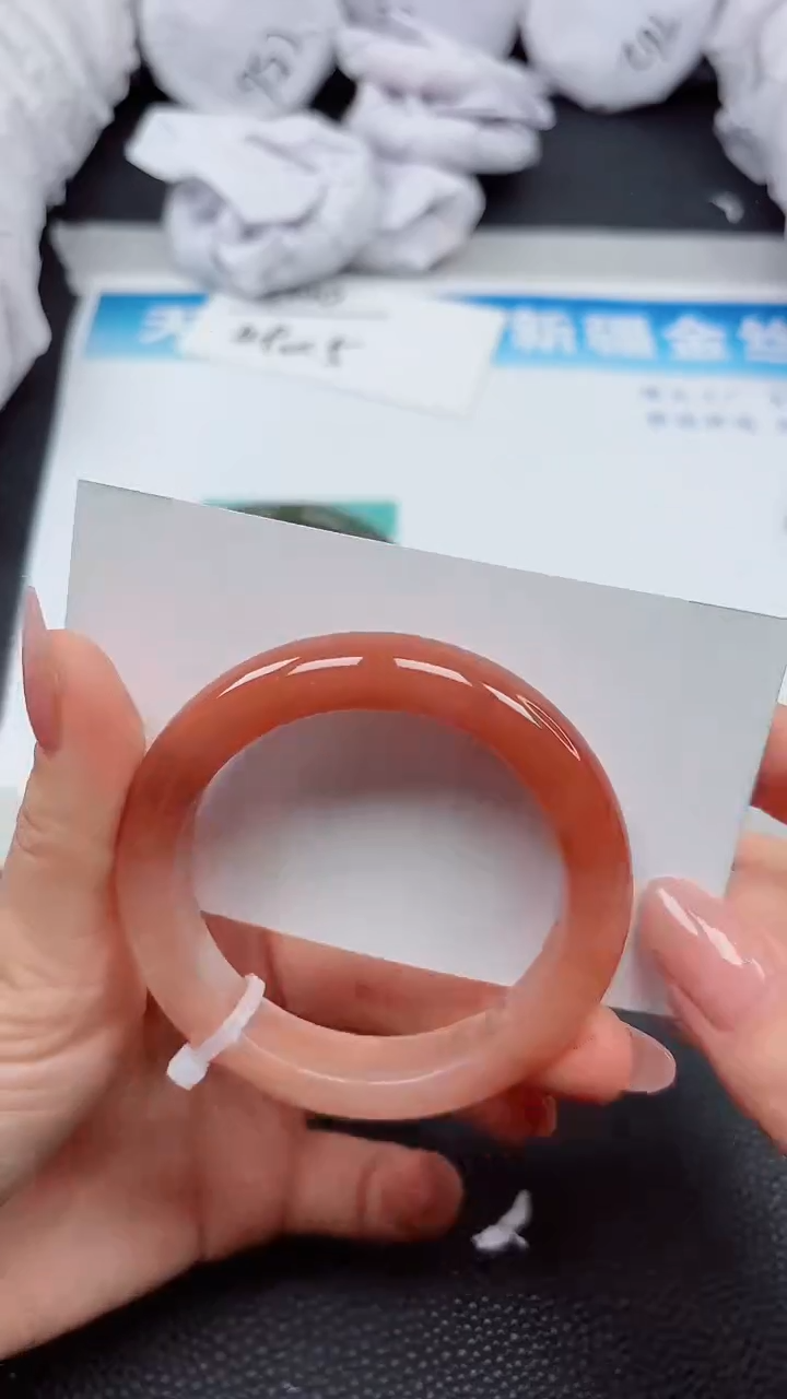 【闪购商品】石英质玉手镯未镶嵌A290