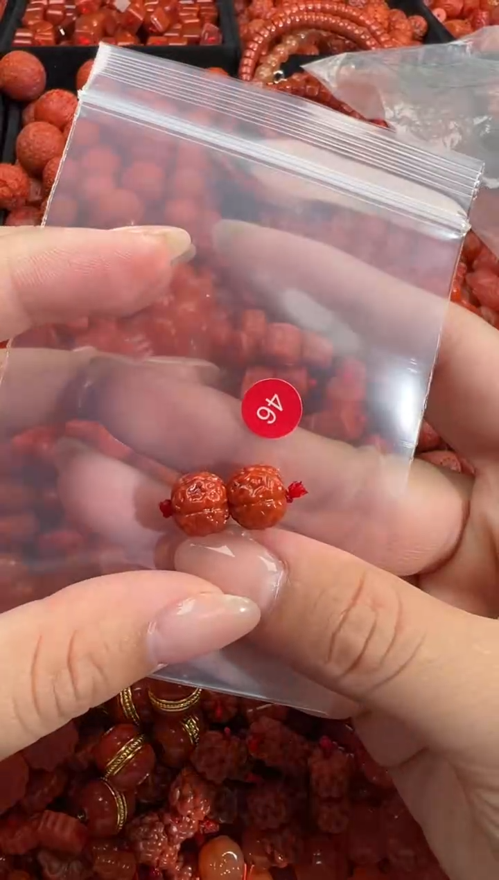 南红玛瑙未镶嵌颈饰1