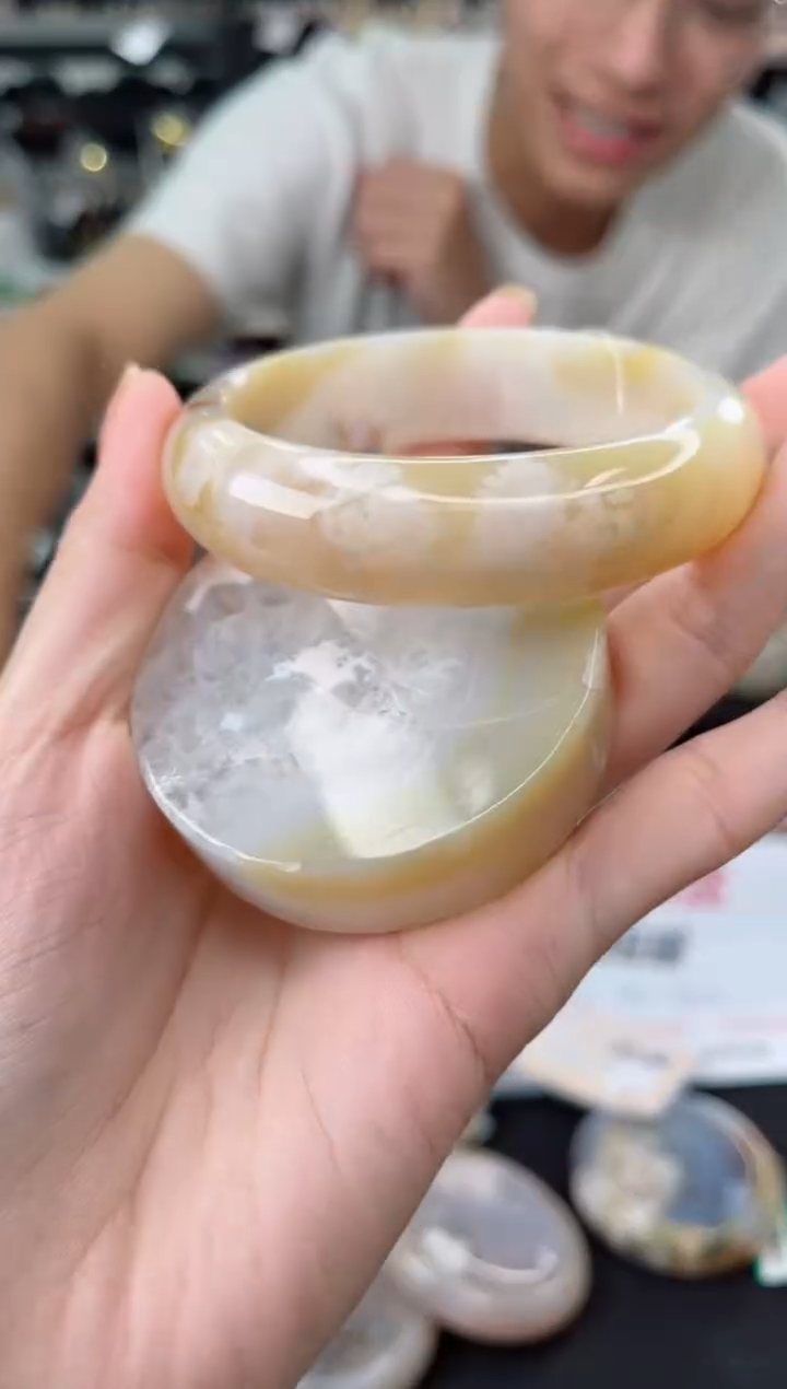 【闪购商品】石英质玉手镯未镶嵌58圈口（赠品镯心）1681007