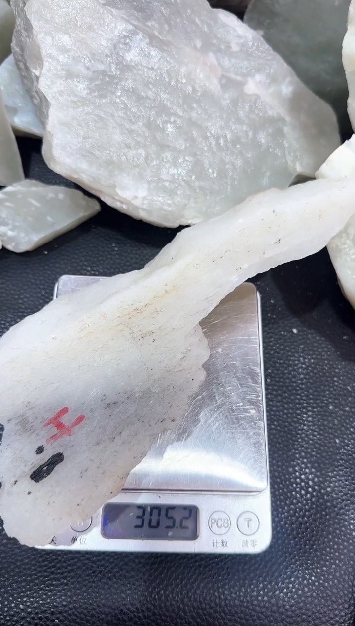 根据客户需求未镶嵌定制和田玉新疆和田玉于田料天然原石