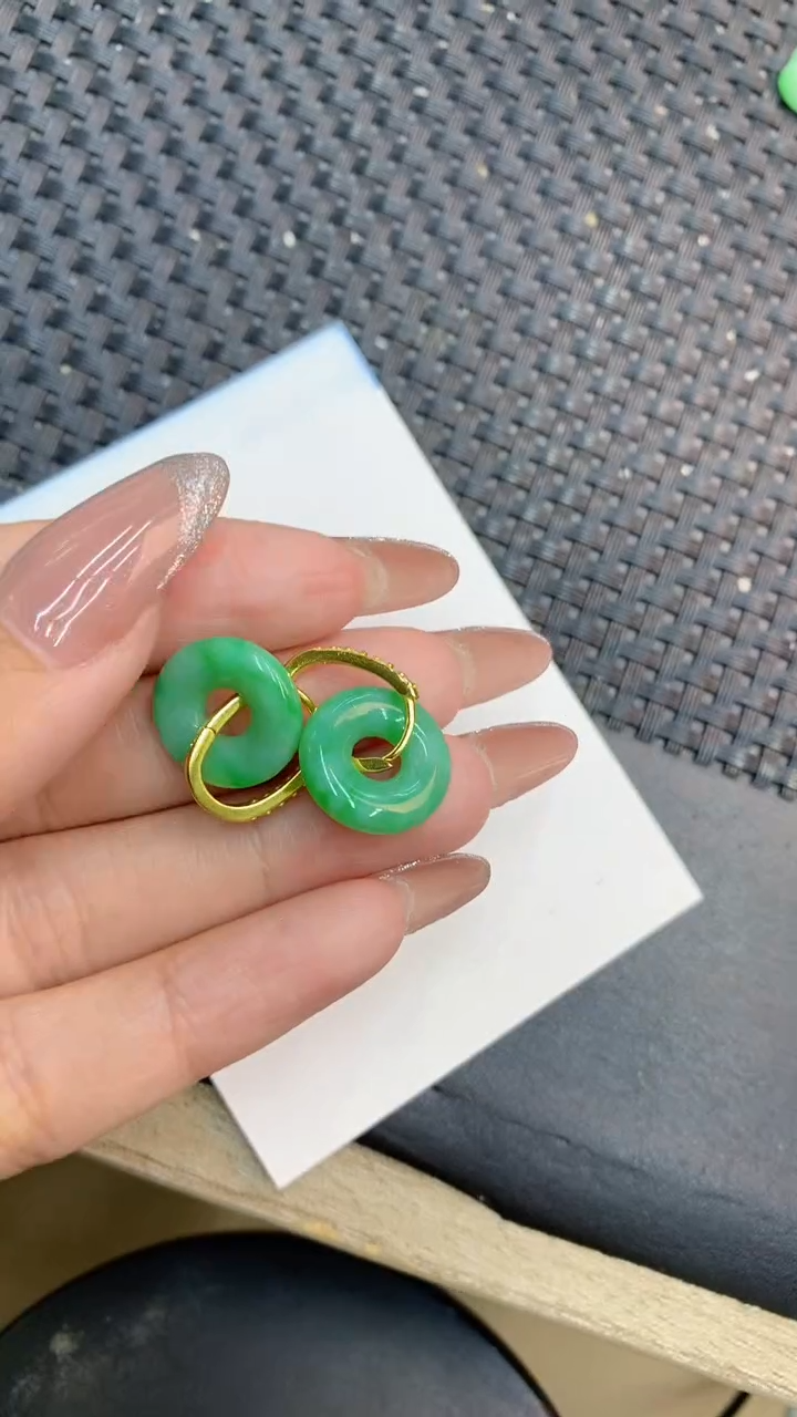 颈饰未镶嵌翡翠1