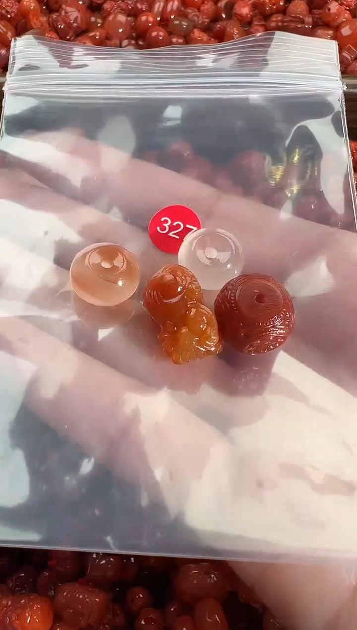 颈饰未镶嵌南红玛瑙1
