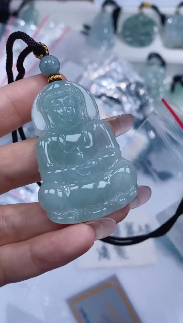 颈饰未镶嵌翡翠吊坠