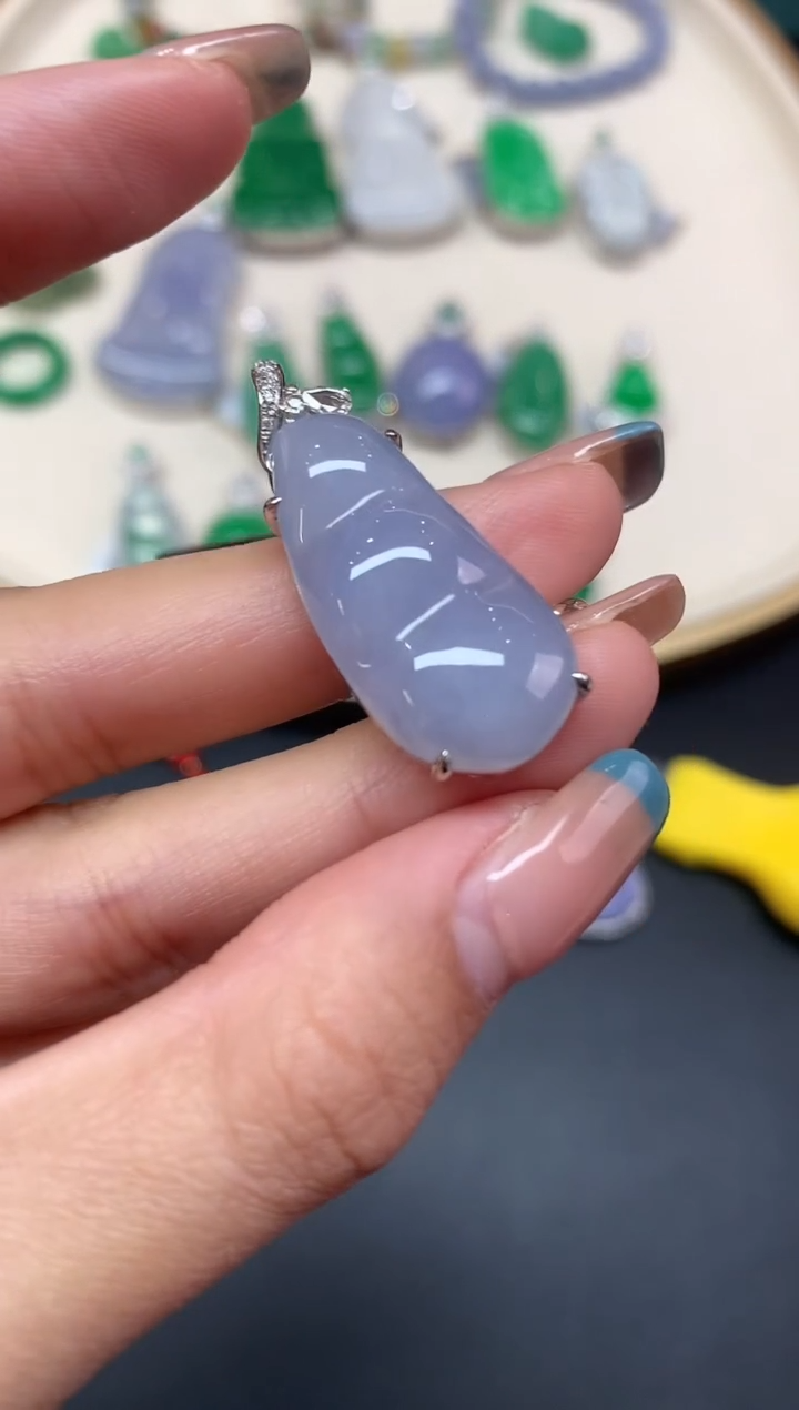 【闪购商品】翡翠吊坠(不含链)18K金镶嵌吊坠A73|6800