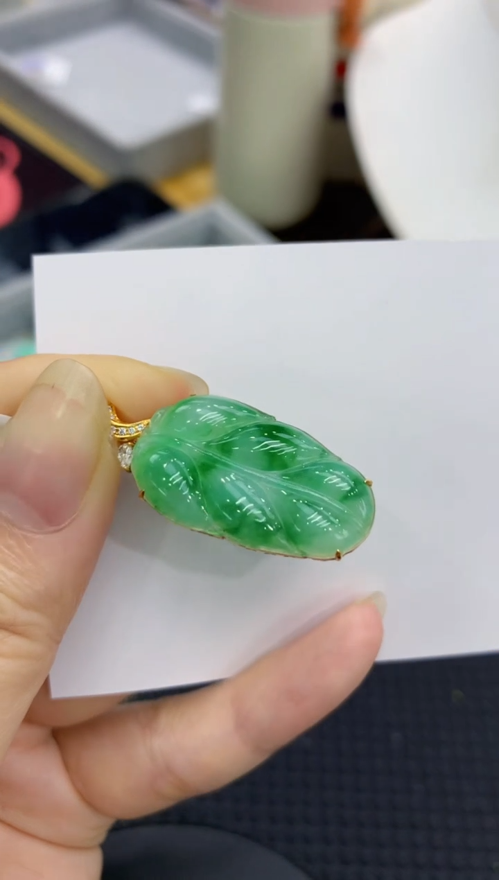 【闪购商品】翡翠颈饰18K金镶嵌8888888888