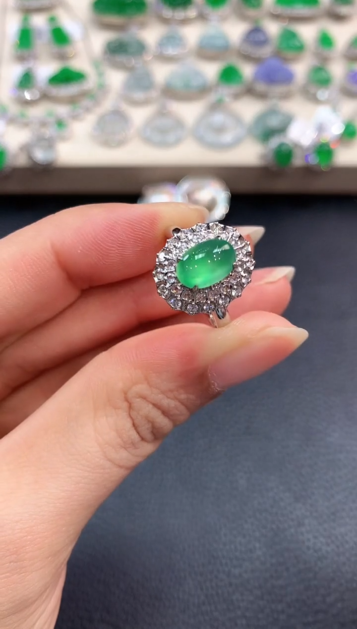 【闪购商品】翡翠戒指18K金镶嵌b124       