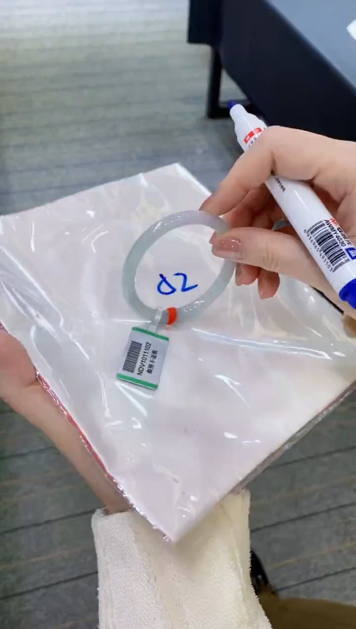 【闪购商品】翡翠手镯未镶嵌111111111111