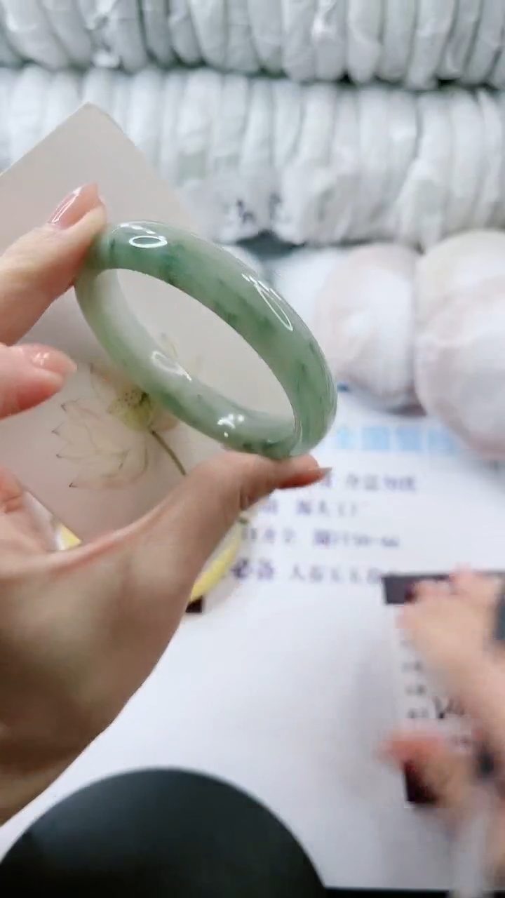 【闪购商品】石英质玉手镯未镶嵌多样性发货L168