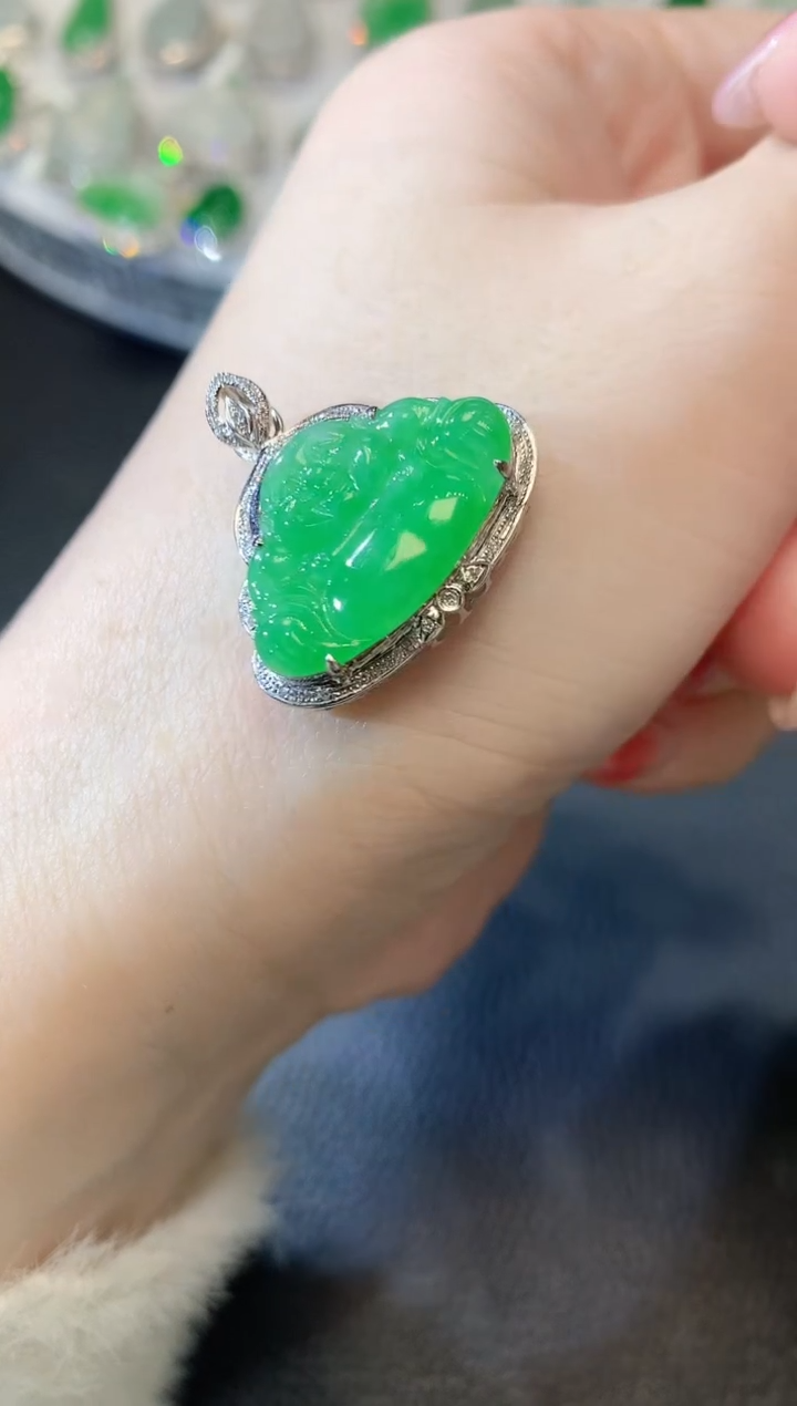 【闪购商品】翡翠吊坠(不含链)18K金镶嵌A18