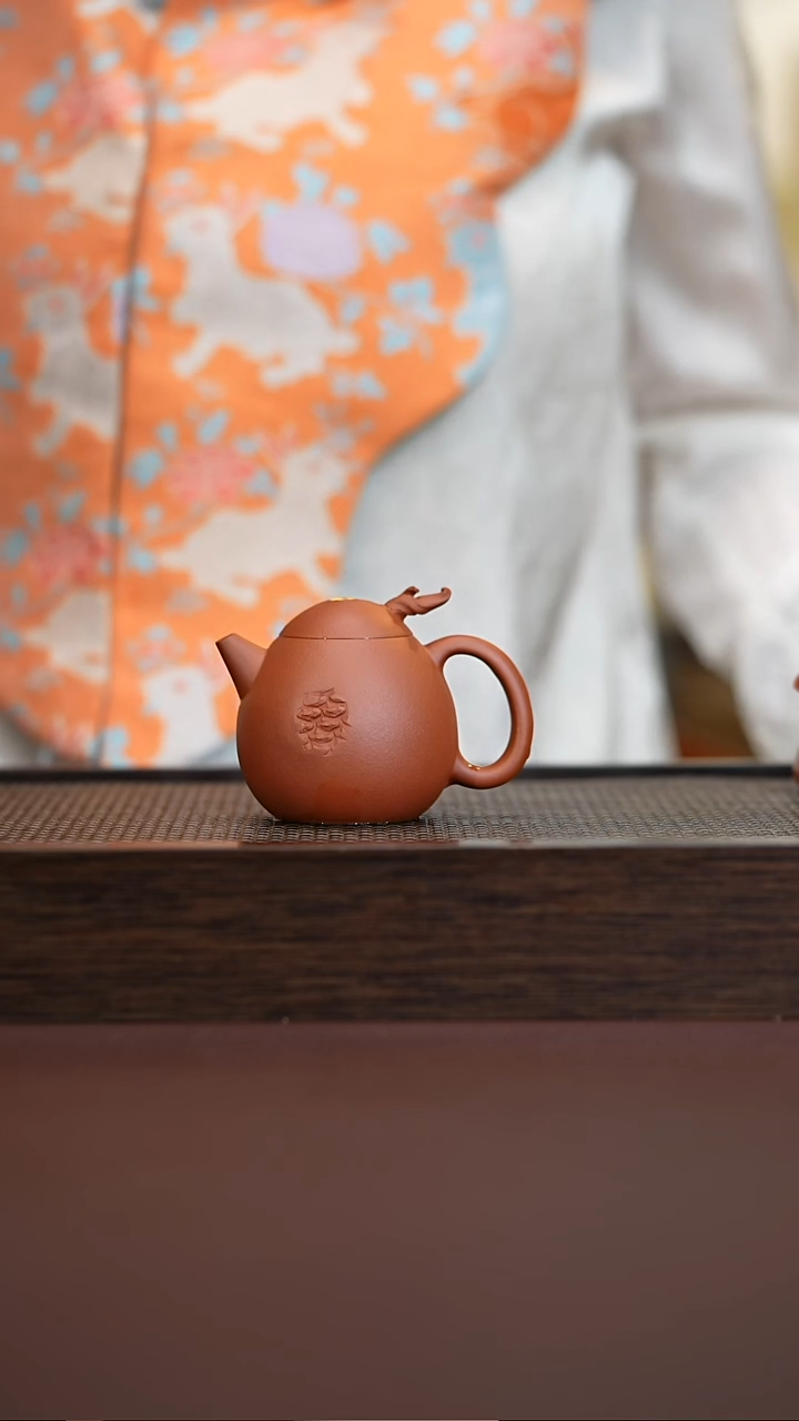 茶壶紫砂龙诞（琼琼老师作品）