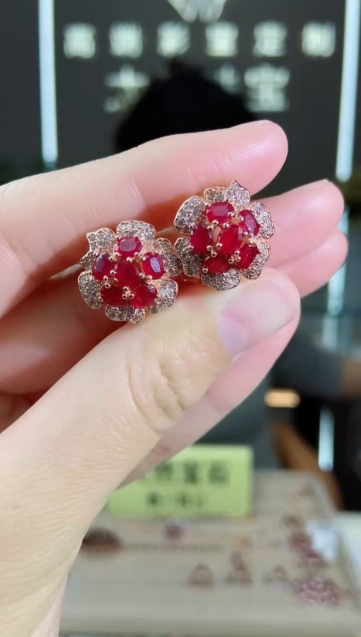 【闪购商品】红宝石耳饰银S925镶嵌耳饰