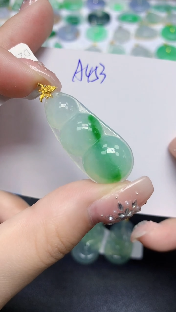 颈饰18K金镶嵌翡翠天然缅甸翡翠A货翡翠百元以上9元证书费自理