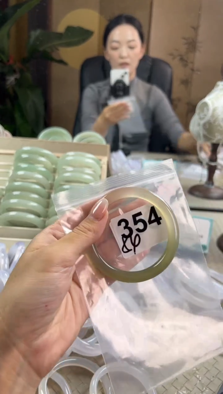 手镯玛瑙/玉髓未镶嵌354