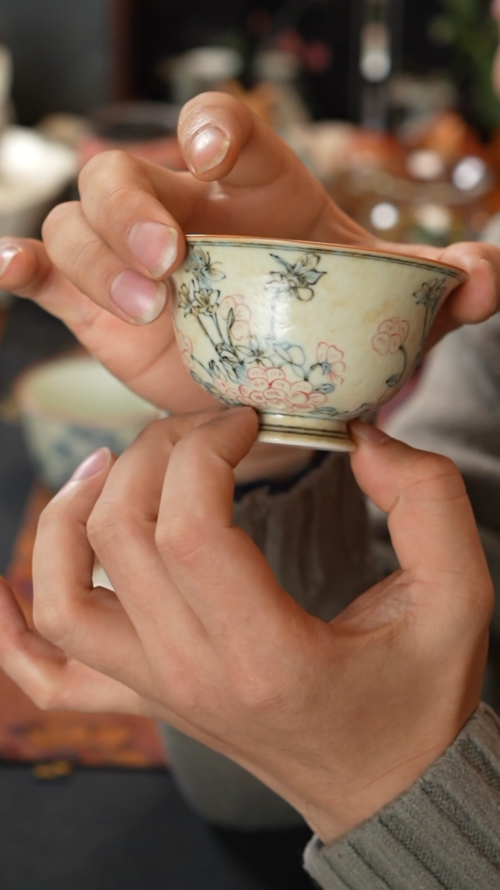 【闪购商品】屿青加虹彩蝶恋花盖碗